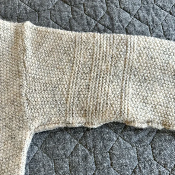 NWOT POL Heather cream raw seam roll neck sequin sweater - size S (fits up to L) - Picture 8 of 8